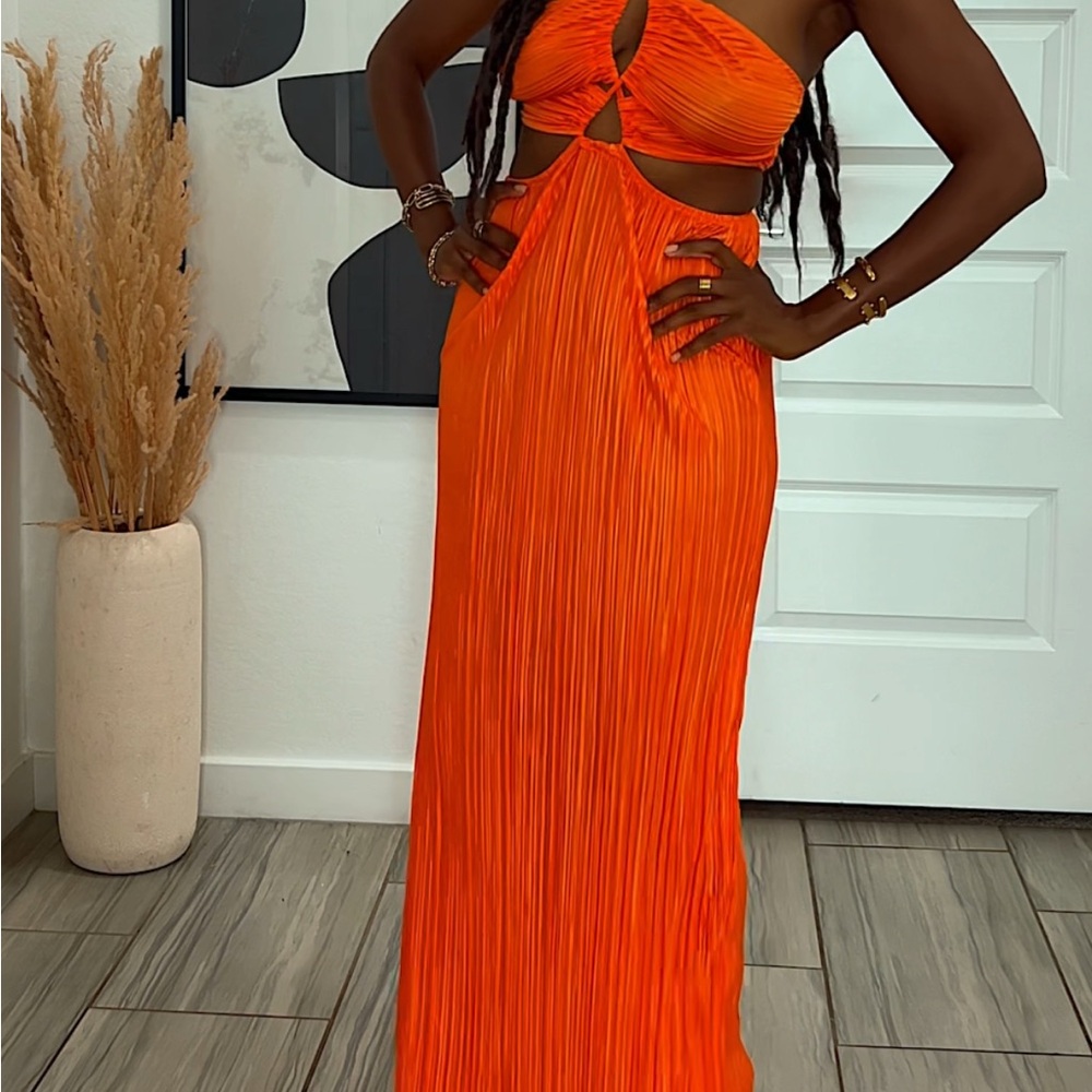 SHEIN Orange Pleated Halter Bodycon Dress